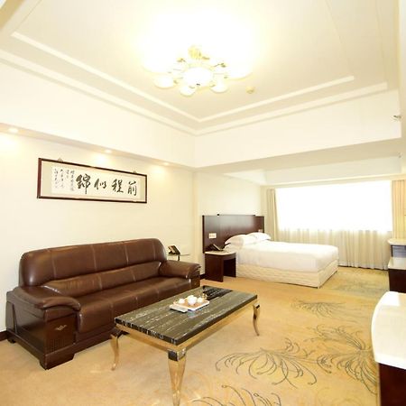 גואנגג'ואו Overseas Chinese Friendship Hotel מראה חיצוני תמונה